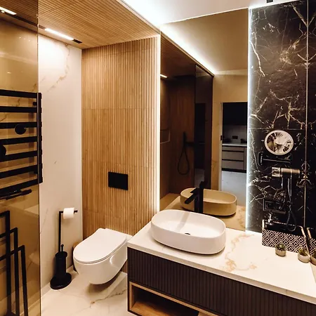 Apartament N10 *